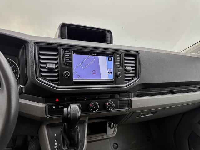 Volkswagen CRAFTER 35 2.0 TDI L3H3 Highline dsg 177pk Trekhaak Navigatie Euro 6 Camera