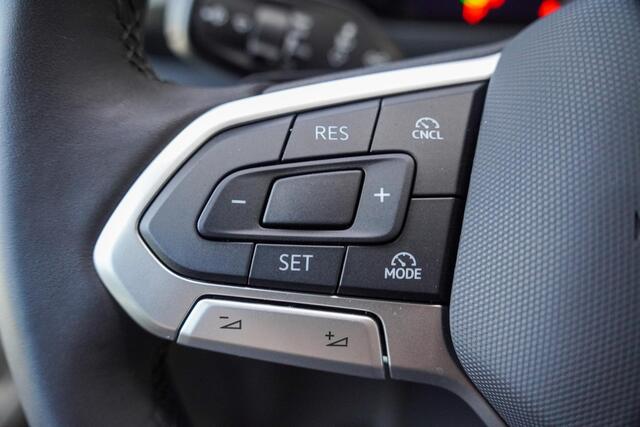 Volkswagen CRAFTER 2.0 TDI 140 pk DSG Aut. L3H2 nwe Model, Navi LED Koplampen, 270 Graden Deuren, PDC V+A, BPM vrij, 3-Zits