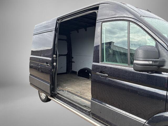 Volkswagen CRAFTER 35 2.0 TDI 140pk DSG L3H3 EURO VI · Camera · Apple/Android Car Play · Trekhaak · Elek. Inklapbare Spiegels · ACC · Alarmklasse 3 · Garantie t/m 04-09-2028 of 120.000km