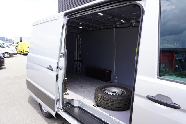 Volkswagen CRAFTER 177pk automaat 4x4 4motion L3H2/L2H1 Trekhaak Navigatie Camera Parkeersensoren LED Cruise control Stoelverwarming + massage