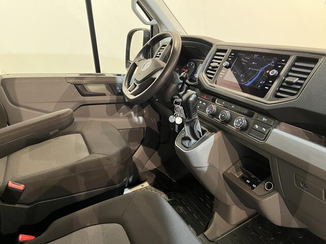 Volkswagen CRAFTER 35 2.0 TDI L3H3 140 PK Automaat / Euro 6 / Trekhaak 3.000 KG / Airco / Cruise Control / PDC / CarPlay / Navigatie / 3-Zits / 56.200 km !!