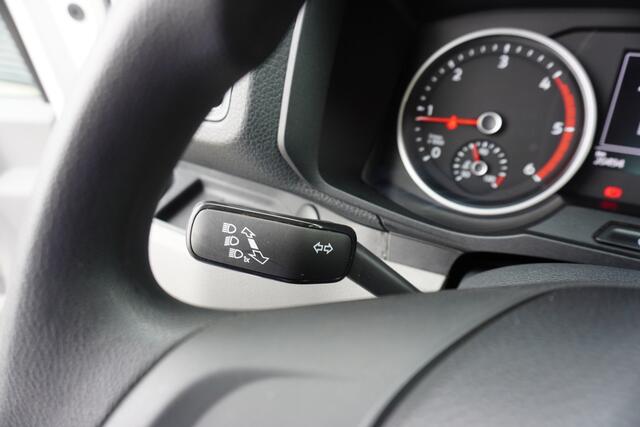 Volkswagen CRAFTER 180pk Dubbellucht 3-Zijdige kipper Trekhaak Navigatie Apple Airco carplay Tipper