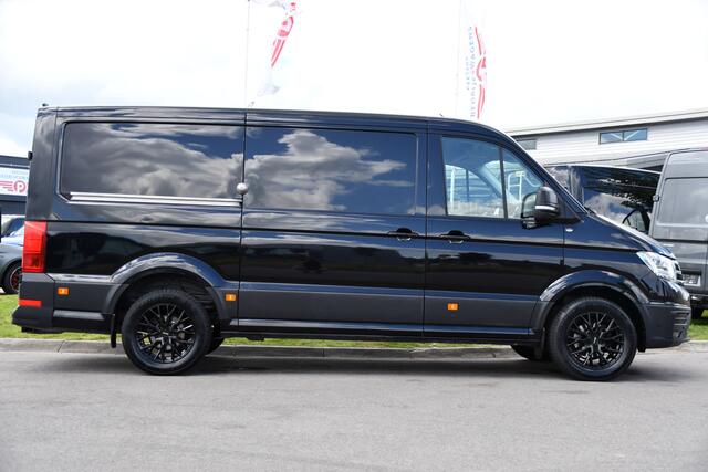 Volkswagen CRAFTER 35 2.0 TDI L3H2 Black Edition Camera, Cruise, Carplay, LED, Stoelverwarming, 177pk, Automaat, Clima, Trekhaak, Voorruit verwarming, Uniek!