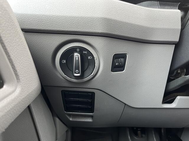 Volkswagen CRAFTER 35 2.0 TDI L4 DC 140pk Airco Cruise controle Trekhaak 3000kg trekgewicht Kipper 6-Persoons Euro 6 Dubbele cabine 1e eigenaar Open laadbak Pick-up Bakwagen Kieper