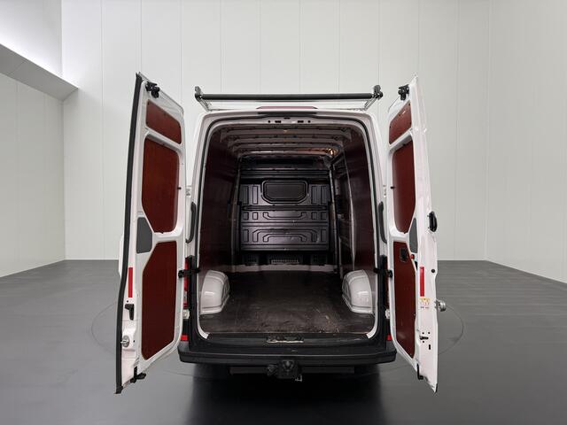 Volkswagen CRAFTER 2.0TDI 140PK DSG Automaat L3H3 | Imperiaal | Trekhaak | Airco | Cruise | Betimmering