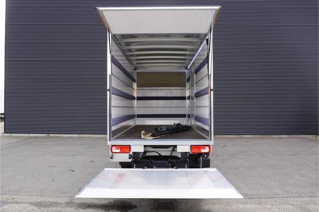 Volkswagen CRAFTER 180pk Automaat Dubbellucht N1 Bakwagen laadklep Zijdeur Camera Apple carplay Cruise control Airco