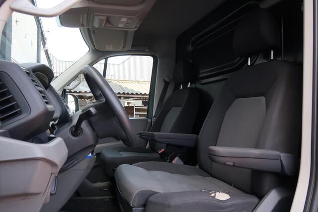 Volkswagen CRAFTER 35 2.0 TDI L3H2 Highline CAMERA/ AIRCO/ CRUISE/ NAVI/ TREKHAAK