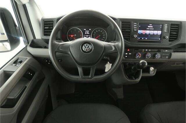Volkswagen CRAFTER 2.0 TDI L3H2 140PK | Airco | 3 Zits | Carplay | Trekhaak