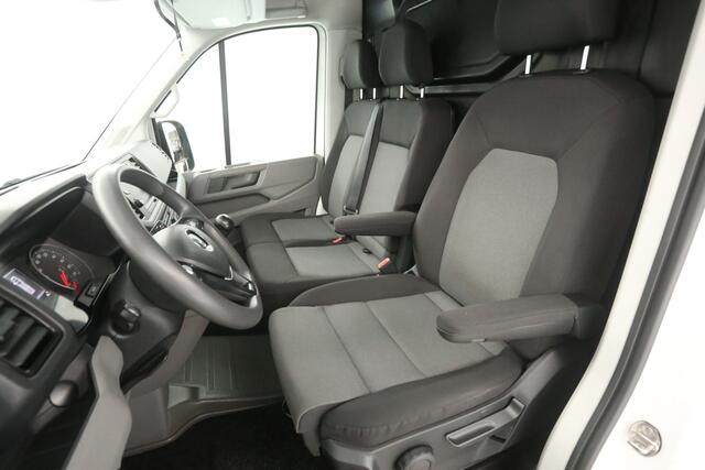 Volkswagen CRAFTER 2.0 TDI L3H3 140PK | Airco | Cruise | Camera | Carplay | 3 Zits | Trekhaak