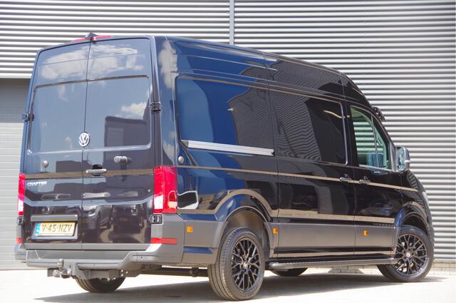 Volkswagen CRAFTER 35 2.0 TDI L3H3(L2H2) BLACK EDITION! AUT. LED, TREKHAAK, BETIMMERING, STOELVERWARMING, GEVEERDE ERGO COMFORT STOEL, CAMERA, NAVI, CRUISE, AIRCO, CARPLAY, PARKEERSENSOREN, MF STUURWIEL