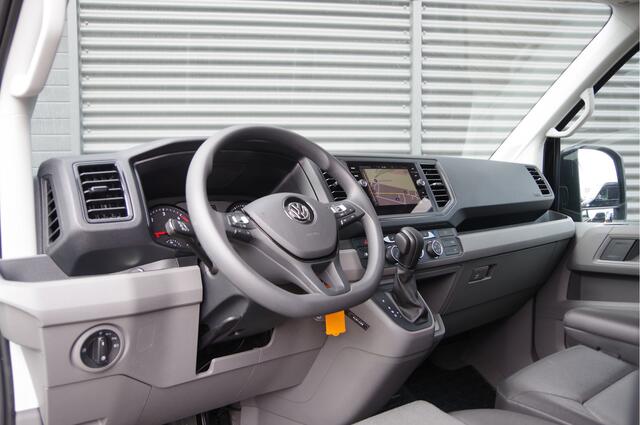 Volkswagen CRAFTER 35 2.0 TDI L3H3(L2H2) BLACK EDITION! AUT. LED, TREKHAAK, BETIMMERING, STOELVERWARMING, GEVEERDE ERGO COMFORT STOEL, CAMERA, NAVI, CRUISE, AIRCO, CARPLAY, PARKEERSENSOREN, MF STUURWIEL