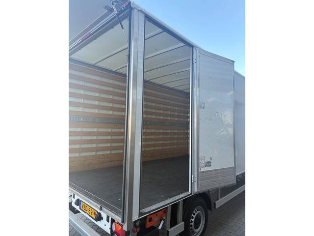 Volkswagen CRAFTER 35 L4 2.0 TDI 140 PK Automaat RWD Bakwagen