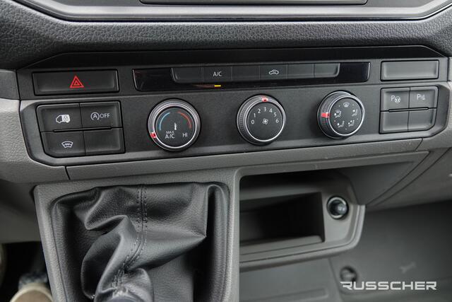 Volkswagen CRAFTER L3H3 | 2.0Tdi 102Pk | Achteruitrijcamera | Sidebars | 17'' | Deep Black