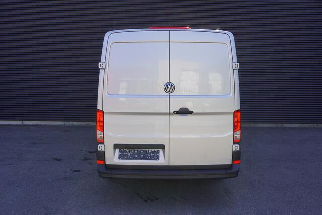 Volkswagen CRAFTER 180pk Automaat L3H2/L2H1 LED Apple Carplay Parkeersensoren Stoel+stuur verwarming Cruise control ACC