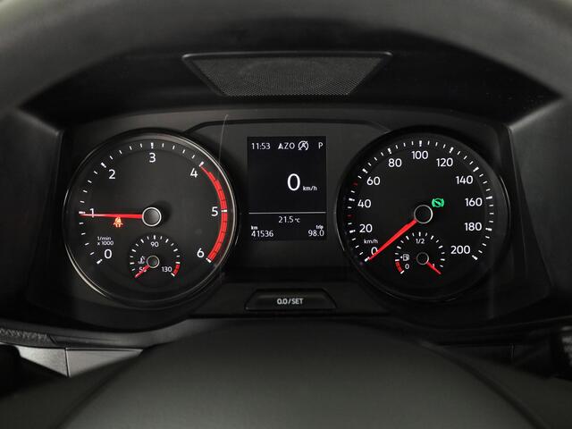 Volkswagen CRAFTER 35 2.0 TDI L3H3 Highline EURO VI 140 pk Automaat | Navigatie | Trekhaak | Parkeersensoren | Achteruitrijcamera | Cruise control |