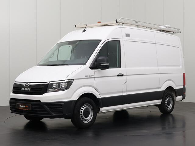 Volkswagen CRAFTER 2.0TDI 140PK L3H3 | Imperiaal | Trekhaak | Navigatie | Camera | 3-Zits | Airco | Cruise