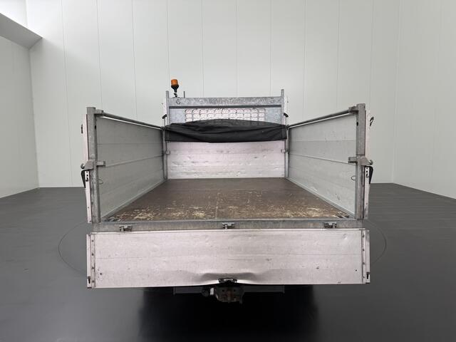 Volkswagen CRAFTER 2.0TDI 177PK Automaat Dubbele Cabine Kipper | 3-Zijdig | 3000Kg Trekhaak | Navigatie | 6-Persoons