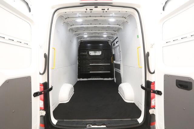 Volkswagen CRAFTER 2.0 TDI L3H3 140PK | Automaat | Airco | Cruise | Camera | Carplay | LED | Navi | Parkeersens.