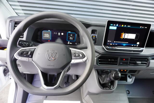 Volkswagen CRAFTER 163pk RWD Facelift Open laadbak 3500kg trekhaak Apple Carplay Cruise control 3-Zits Digitaal dashboard