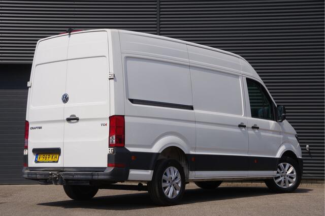Volkswagen CRAFTER 35 2.0 TDI 140PK L3H3 (L2H2) EURO 6! 3-ZITS TREKHAAK 3T, NAVI, CAMERA, PDC, DAB, CRUISE, VOORRUITVERWARMING