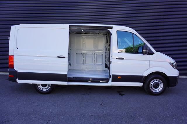 Volkswagen CRAFTER 140PK Automaat L3H2/L2H1 Apple Carplay Camera Parkeersensoren Cruise control Airco 3-Zits