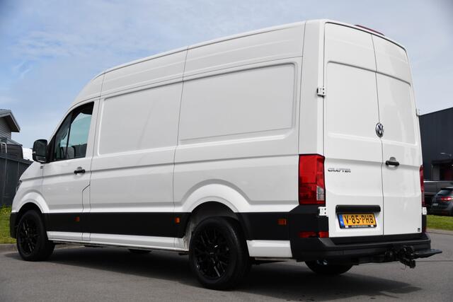 Volkswagen CRAFTER 35 2.0 TDI L3H3 PB Edition Camera, Cruise, Carplay, Carplay, Sensoren, geveerde stoel, Trekhaak, 140pk, Automaat, Multimedia, Uniek!