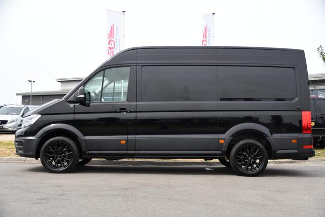 Volkswagen CRAFTER 35 2.0 TDI L3H3 Black Edition Camera, Adaptieve Cruise, Carplay, LED, Trekhaak, Voorruitverwarming, Sensoren, 177pk, Automaat, Uniek!
