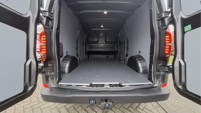 Volkswagen E-Transporter 34 L2H1 Life 64 kWh 218 pk - Trekhaak / Navi by APP