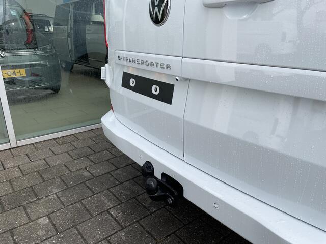 Volkswagen E-Transporter L2 Bulli 218PK | Trekhaak | App Connect | Assistentie Pakket Premium