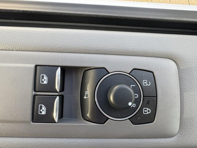 Volkswagen E-Transporter L2 Bulli 218PK | 360 camera | draadloos app connect | trekhaak