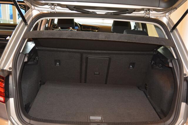 Volkswagen GOLF 1.4 TSI Highline grootbeeld navi,appelcar, cruisec rijstrookdet, trekhaak, veel accessoires 5-drs 150PK trekh 1500KG geen schade geen krassen.