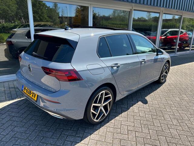 Volkswagen GOLF 1.5 eTSI GOLF STYLE Moonstone Grey