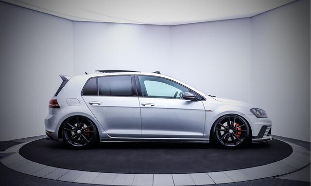 Volkswagen GOLF 2.0GTI Dsg Clubsport PANO/XENON/NAVI/APP CONNECT/CAMERA/BLINDSPOT/STOELVERW./ACC/LMV 19''