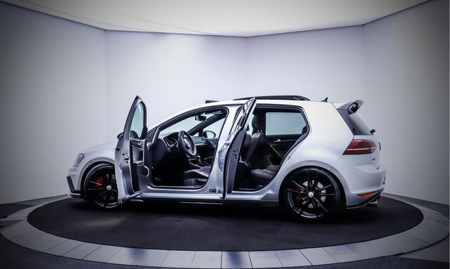 Volkswagen GOLF 2.0GTI Dsg Clubsport PANO/XENON/NAVI/APP CONNECT/CAMERA/BLINDSPOT/STOELVERW./ACC/LMV 19''