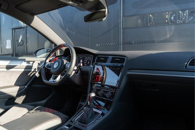 Volkswagen GOLF 2.0 TSI GTI TCR 290PK | Dynaudio | Pano | Virtual | Lane & Side | Blindspot | LED | Carplay | Sfeer | Camera |