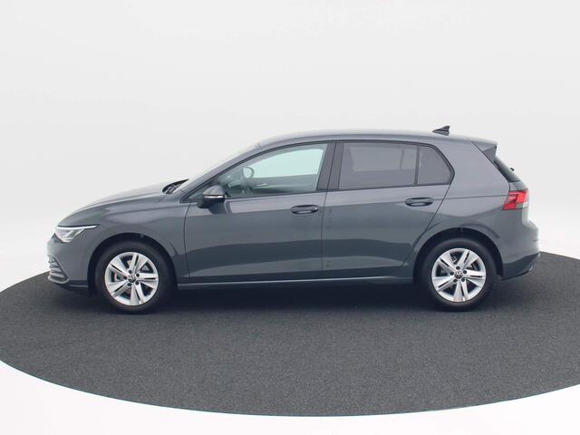 Volkswagen GOLF 1.0 eTSi DSG Life | Navi | Adapt. Cruise | Privacy Glass | Parkeersensoren | 28.554 Km!!