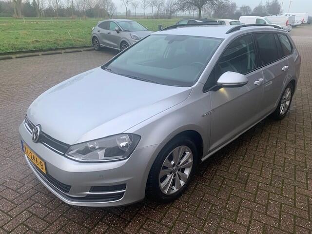Volkswagen GOLF Variant 1.0 TSI Connected Series trekhaak / camera / navigatie