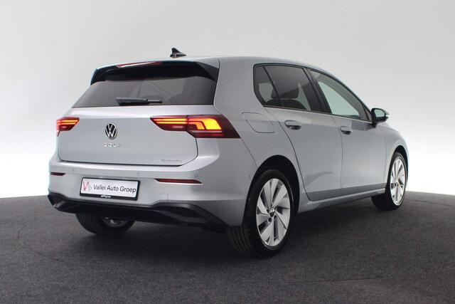 Volkswagen GOLF 1.5 eHybrid 204PK Life edition Volkswagen Golf Life Edition 1.5 eHybrid 204 PK