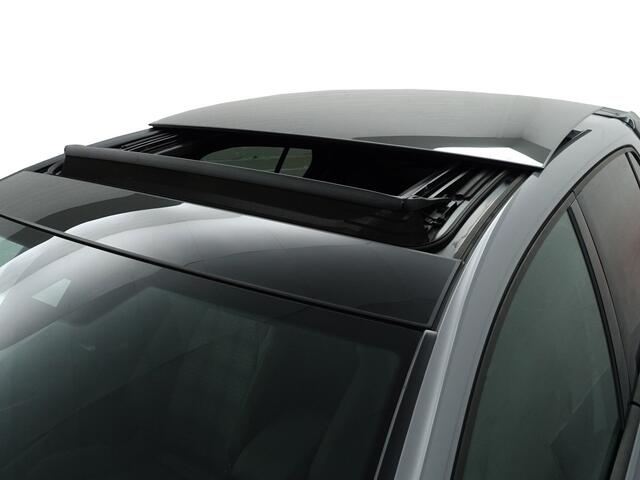 Volkswagen GOLF 2.0 TSI GTI Oettinger Aut- Panoramadak, Harman Kardon, Sfeerverlichting, Head Up, Stuur/Stoelverwarming, Xenon Led Matrix