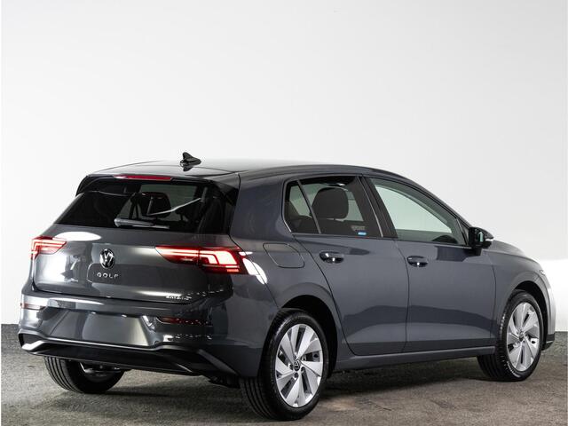 Volkswagen GOLF 1.5 eHybrid 204 PK Life Edition | 144 km elek. actieradius* | Achteruitrijcamera | Stuur & Stoelverwarming |