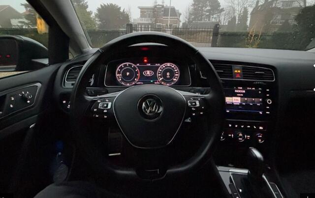 Volkswagen GOLF 1.5 TSI Highline Business R