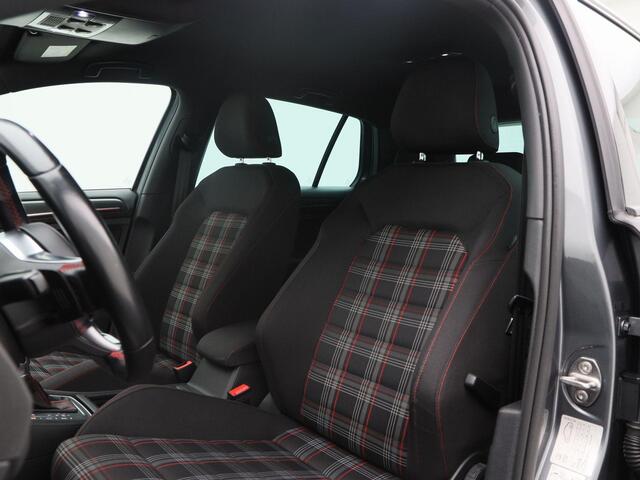 Volkswagen GOLF 2.0 TSi GTi Automaat Performance | Adaptive Cruise | CarPlay | Navigatie | Bluetooth | Stoelverwarming | 19 Inch