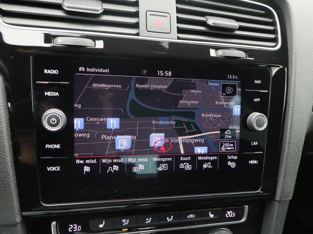 Volkswagen GOLF 2.0 TSi GTi Automaat Performance | Adaptive Cruise | CarPlay | Navigatie | Bluetooth | Stoelverwarming | 19 Inch