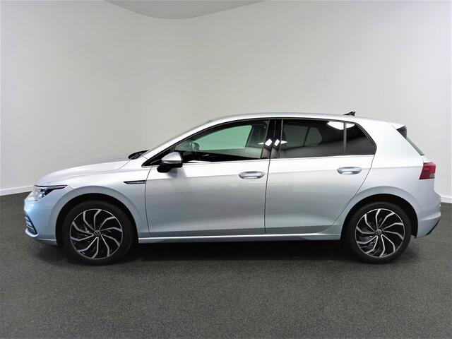 Volkswagen GOLF 1.5 eTSI 150pk Style | Navigatie | DAB | Camera | Lane Assist | LED | Adaptive Cruise Control | Keyless Go | Stoelverwarming |