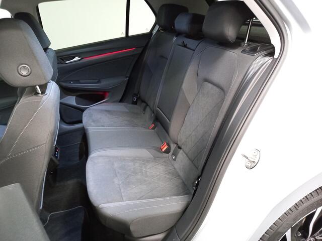 Volkswagen GOLF 1.5 eTSI 150pk Style | Navigatie | DAB | Camera | Lane Assist | LED | Adaptive Cruise Control | Keyless Go | Stoelverwarming |