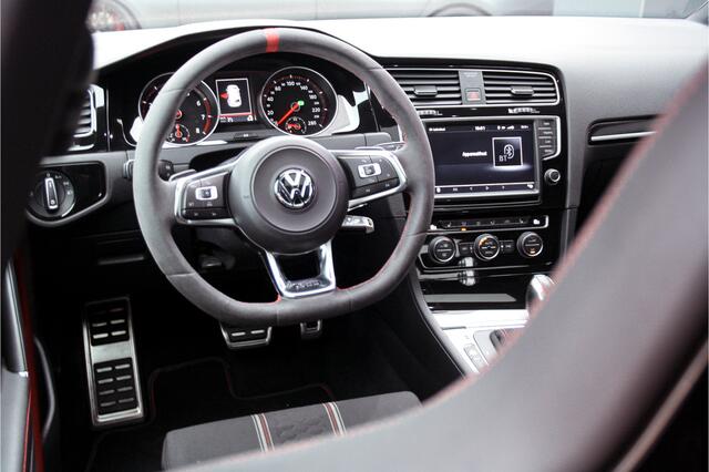 Volkswagen GOLF 2.0 TSI GTI Clubsport | Schaalstoelen | Pano | DCC | ACC | NL Auto