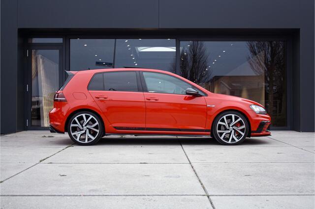 Volkswagen GOLF 2.0 TSI GTI Clubsport | Schaalstoelen | Pano | DCC | ACC | NL Auto