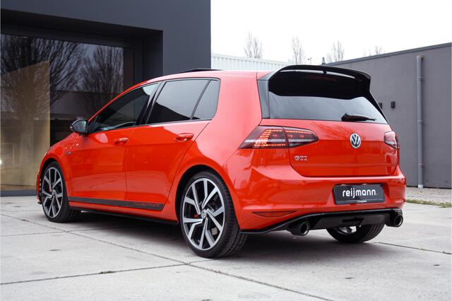 Volkswagen GOLF 2.0 TSI GTI Clubsport | Schaalstoelen | Pano | DCC | ACC | NL Auto