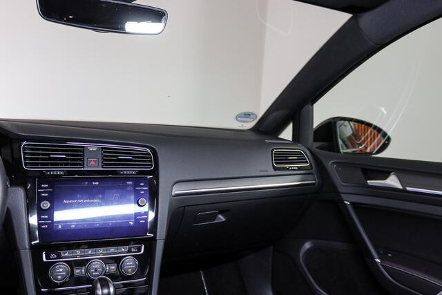 Volkswagen GOLF 1.4 TSI PHEV Navigatie, Apple CarPlay/Android Auto, Climate Control, Parkeersensoren, Automaat