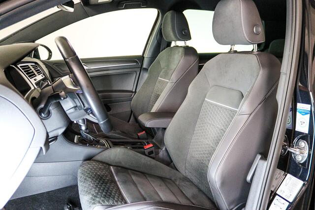 Volkswagen GOLF 1.4 TSI PHEV Navigatie, Apple CarPlay/Android Auto, Climate Control, Parkeersensoren, Automaat